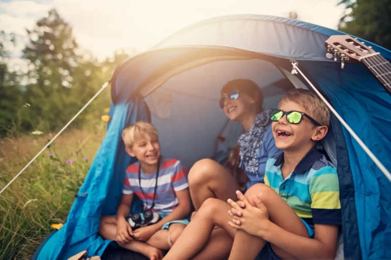 Campismo con niños: cómo preparar su primera aventura al aire libre sin estrés